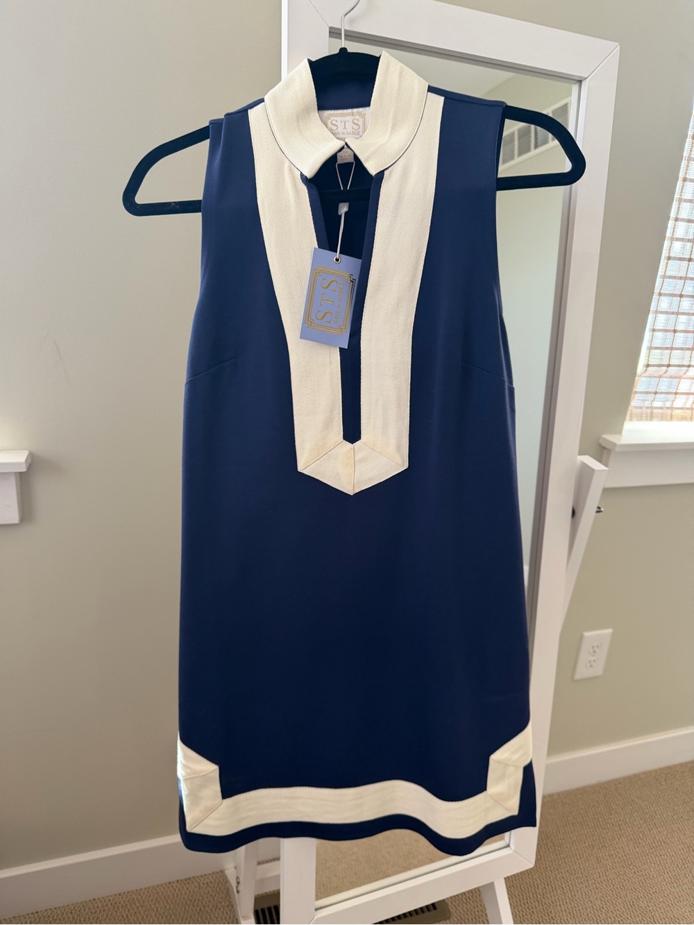 Sail to Sable Navy Tunic dress with Ivory V-Trim - Picture 4 of 4